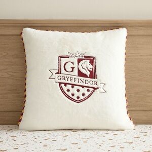 Pottery Barn Teen Harry Potter Gryffindor House Faux Fur Pillow Cover BNWT